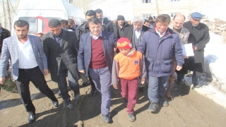 AK Parti heyeti deprem bölgesinde ziyaretlerde bulundu